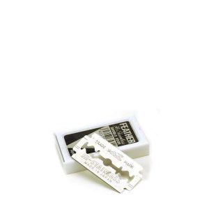 Confezione contente 5 lame Feather Double Edge Hi-Stainless Platinum Coated.